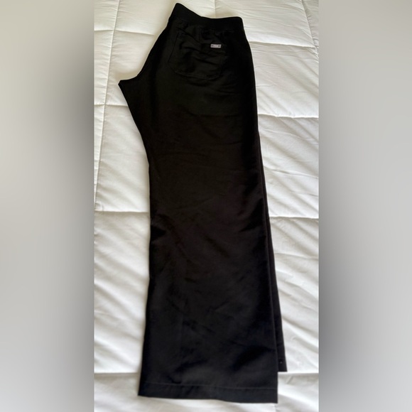 Figs scrub bottoms - Picture 2 of 3